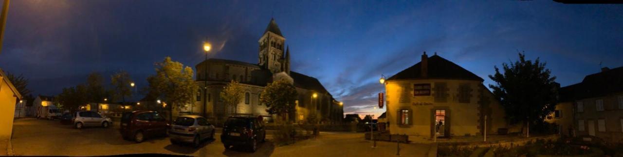 Chambres D'Hote Les Bredins Saint-Menoux Екстериор снимка