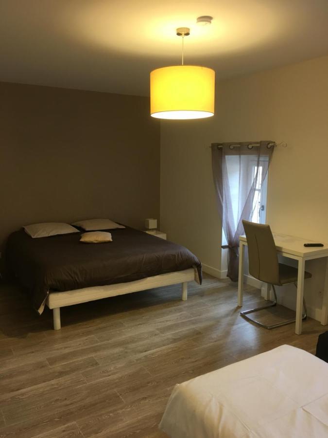 Chambres D'Hote Les Bredins Saint-Menoux Екстериор снимка